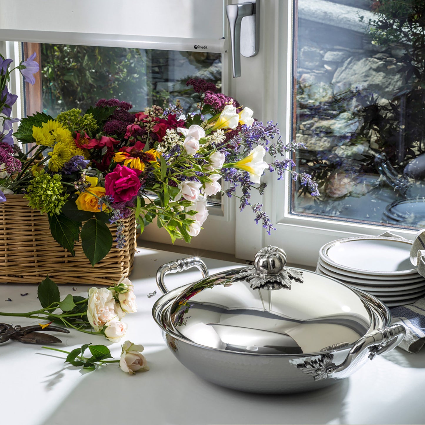 Opus Prima hammered clad stainless steel wok with decorated silver-plated lid knob finial