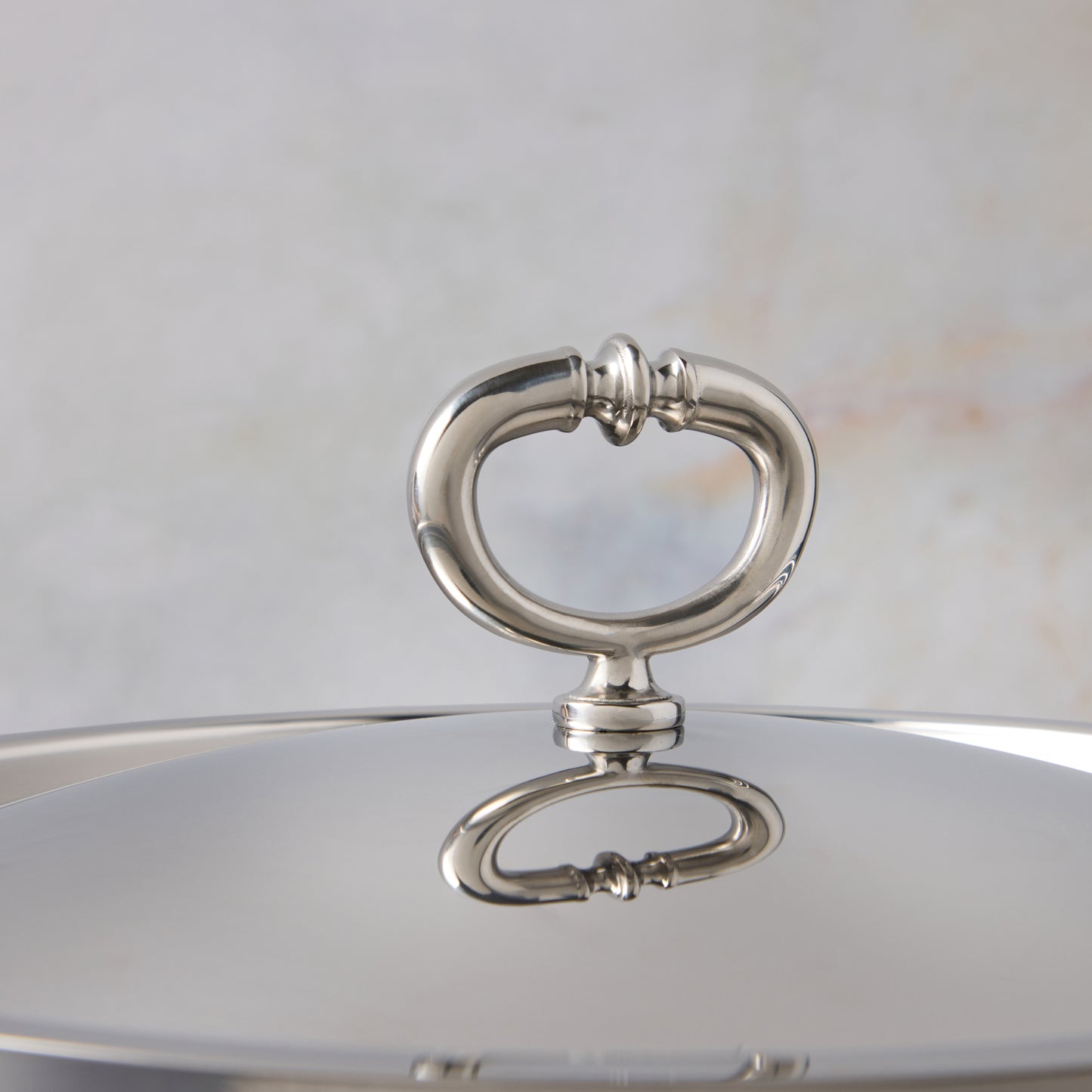 Enhance your culinary experience i Loop Knob, crafted for elegance and precision. Elevate your cooking with this artisanal masterpiece