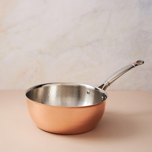 Chef's pan in hammered copper with stainless steel lining