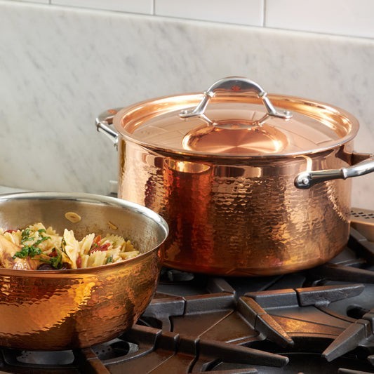 Stockpot with lid in hammered copper with stainless steel lining
