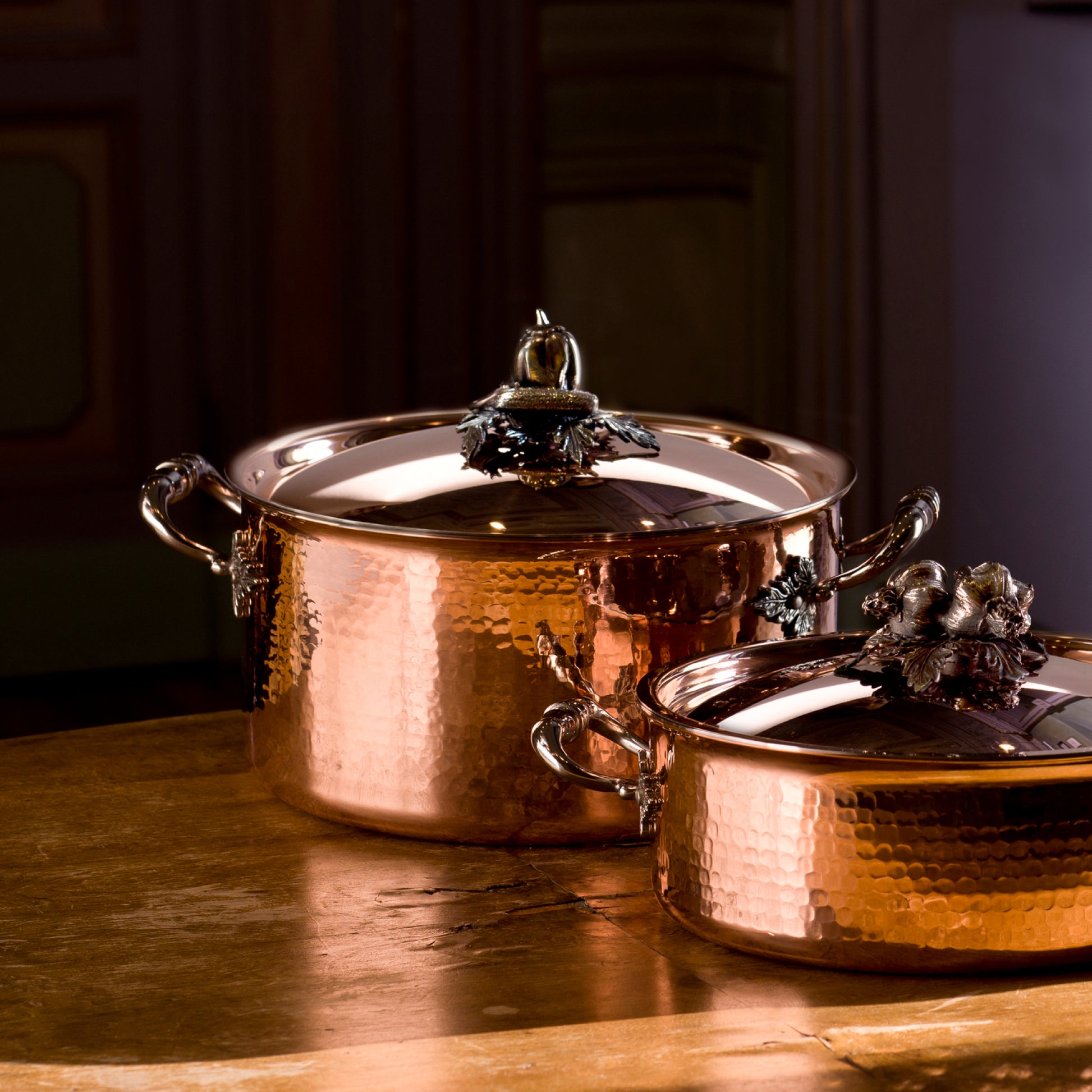 Opus Cupra hammered copper with stainless steel lining and decorated silver-plated lid knob finial