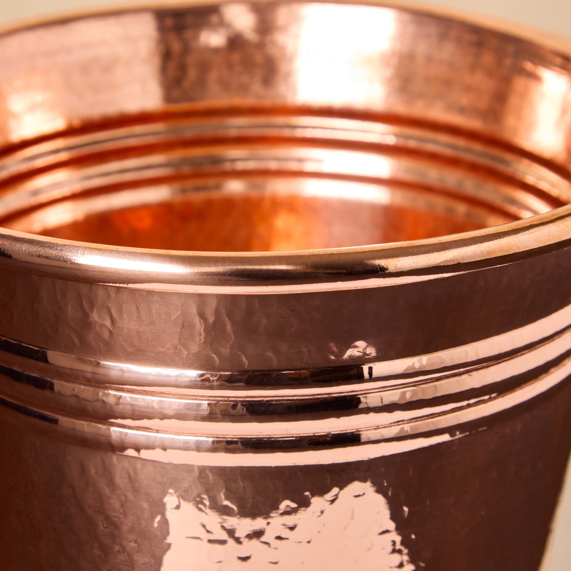 logo on small wine bucket