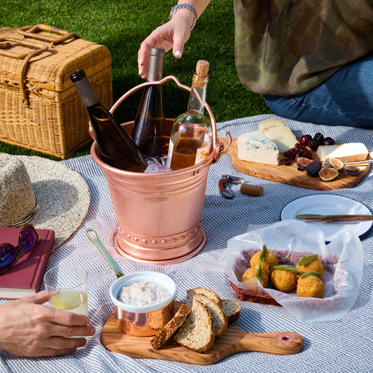 Hammered copper Medium Wine Bucket and copper handles, from Glamstore Historia collection