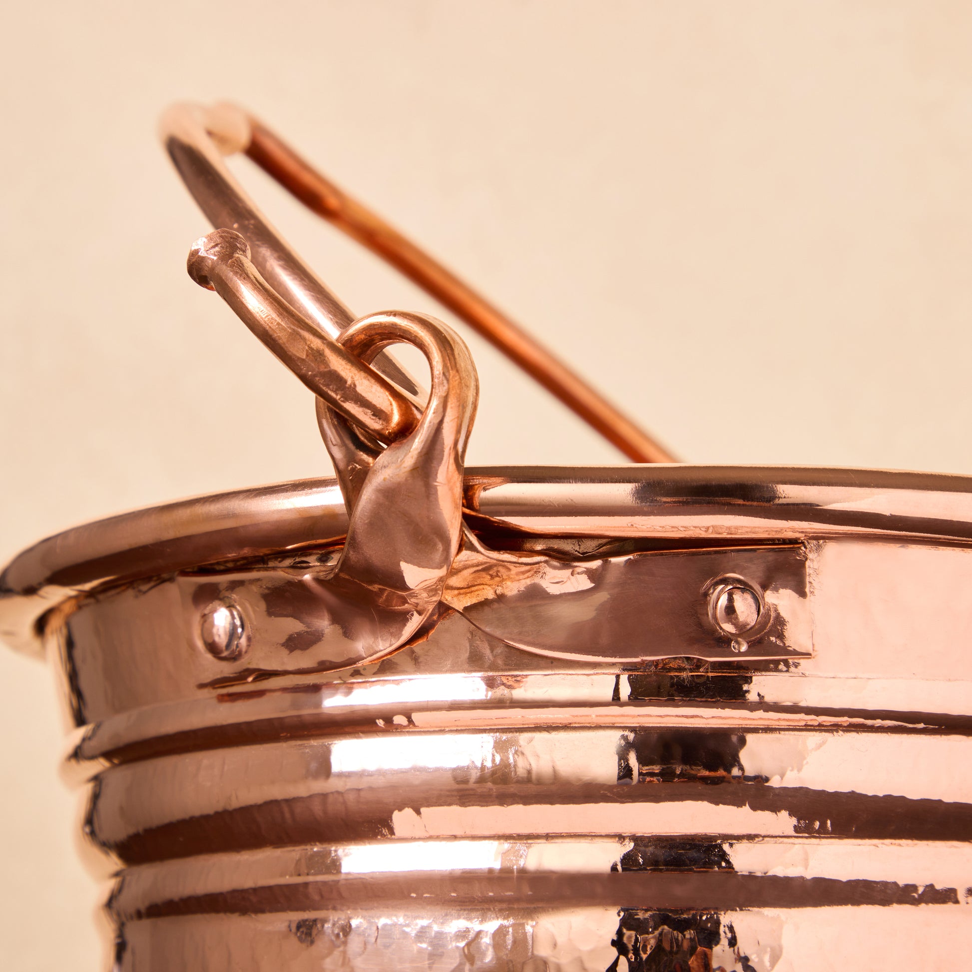 Hammered Medium Wine Bucket and copper  handles, from Glamstore Historia collection