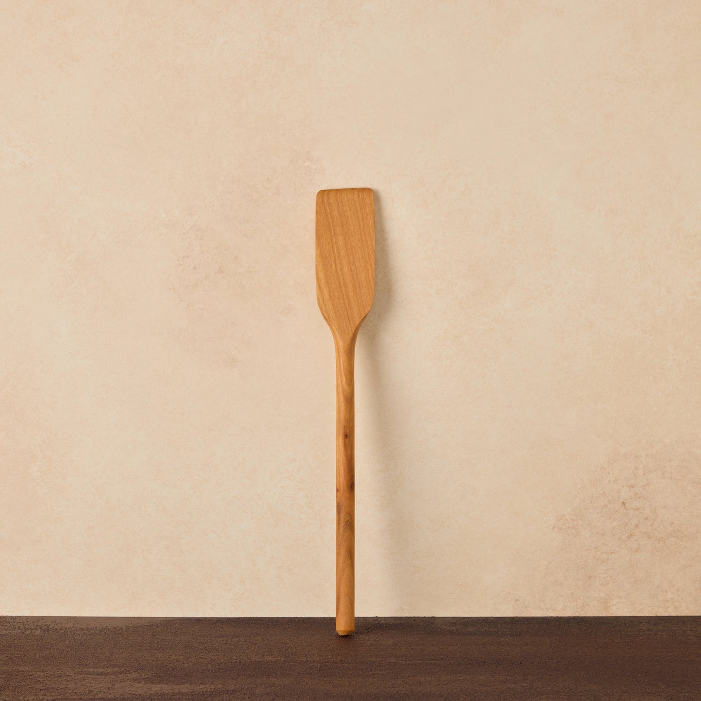 Polenta Pot comes with a  long wooden spoon called “tarello”. 