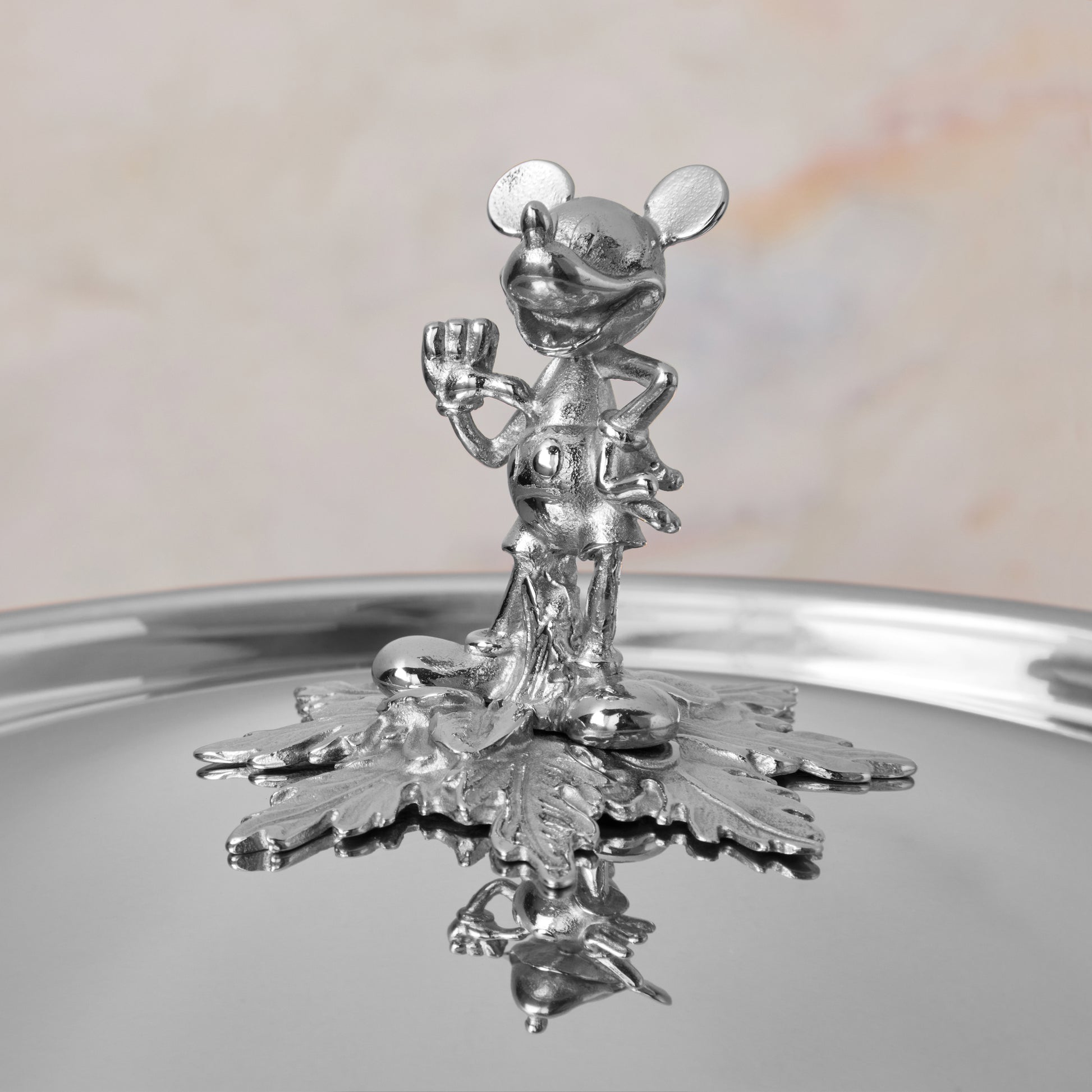 Disney  Opus Prima Decorated knob representing Mickey Mouse on a stainless steel lid