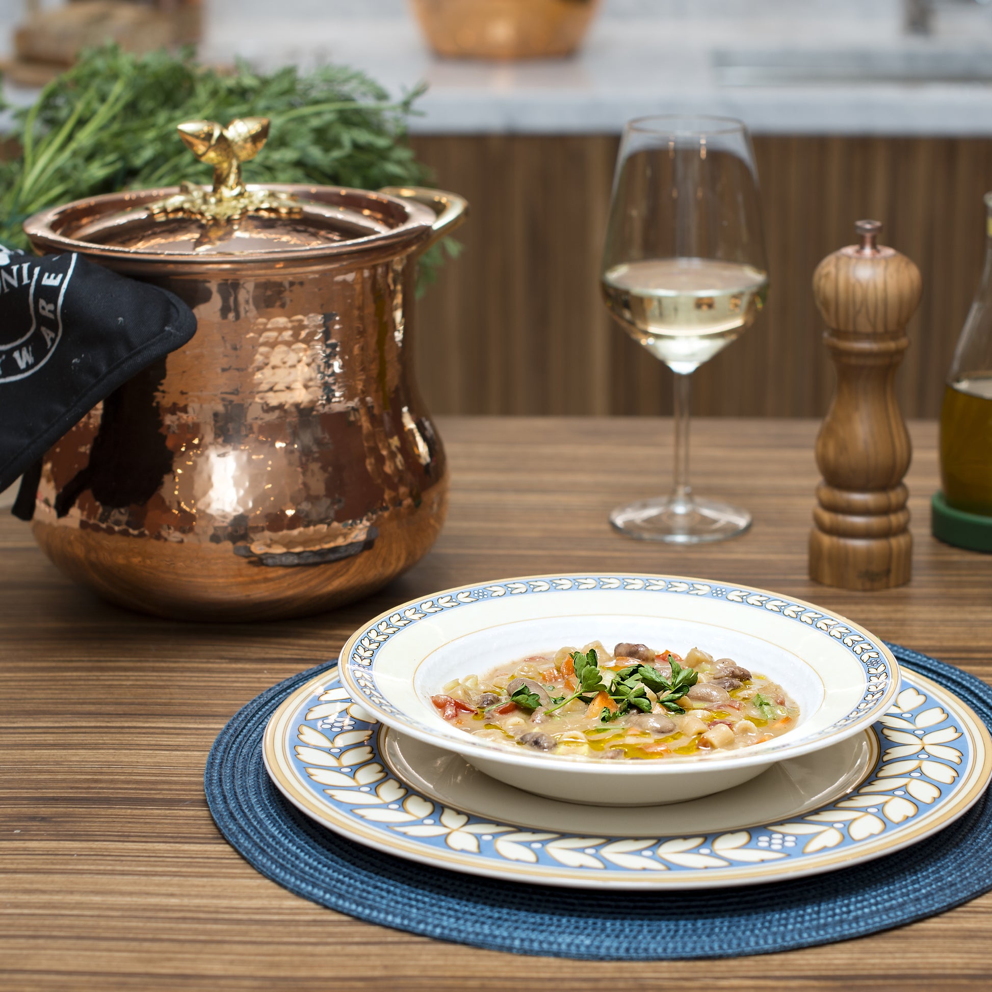 Hammered copper 5 Qt Belly Soup Pot lined with high purity tin applied by hand over fire and bronze handles, from Glamstore Historia collection
